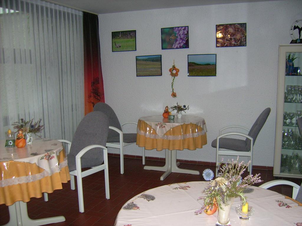 Gaestehaus Hochrhoenblick Schönau an der Brend Стая снимка