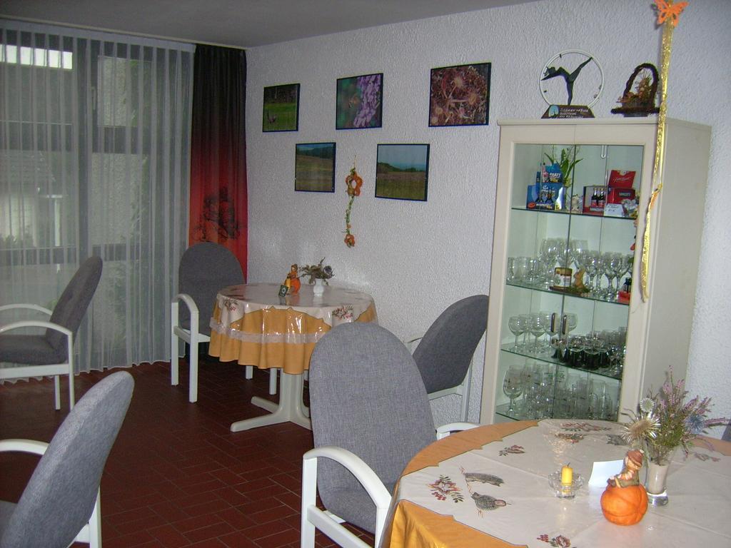 Gaestehaus Hochrhoenblick Schönau an der Brend Стая снимка