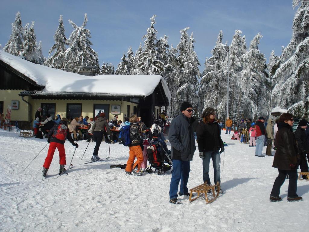 Gaestehaus Hochrhoenblick Schönau an der Brend Екстериор снимка